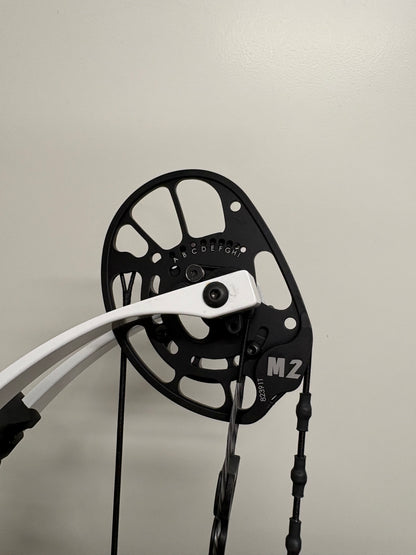 PSE Supra X 37 M2 Compound Bow RH Purple 40-50 lbs - NEW