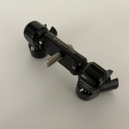 AAE Gripper Double QD V-bar - Show Model (#510)