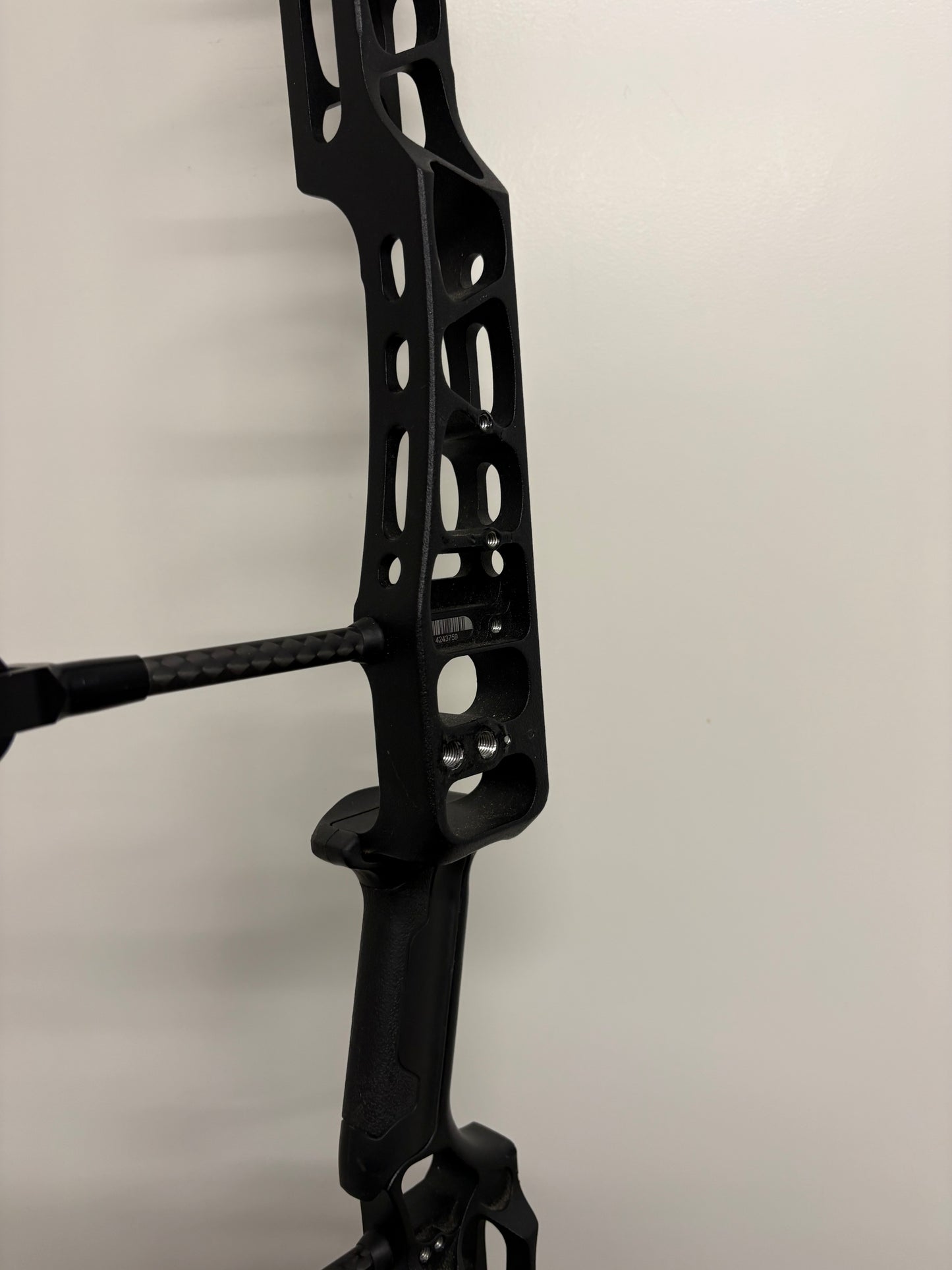 Mathews TRX 40 Compound Bow RH Black 50-60 lbs - Used