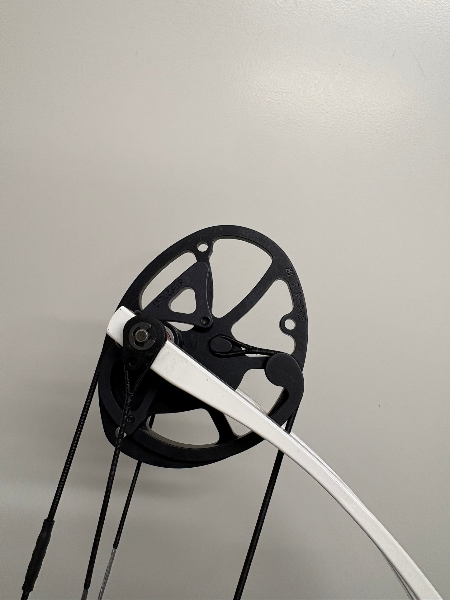 Hoyt Stratos Long Draw Compound Bow RH Cosmo Blue SVX-W #5 53-63 lbs - Used