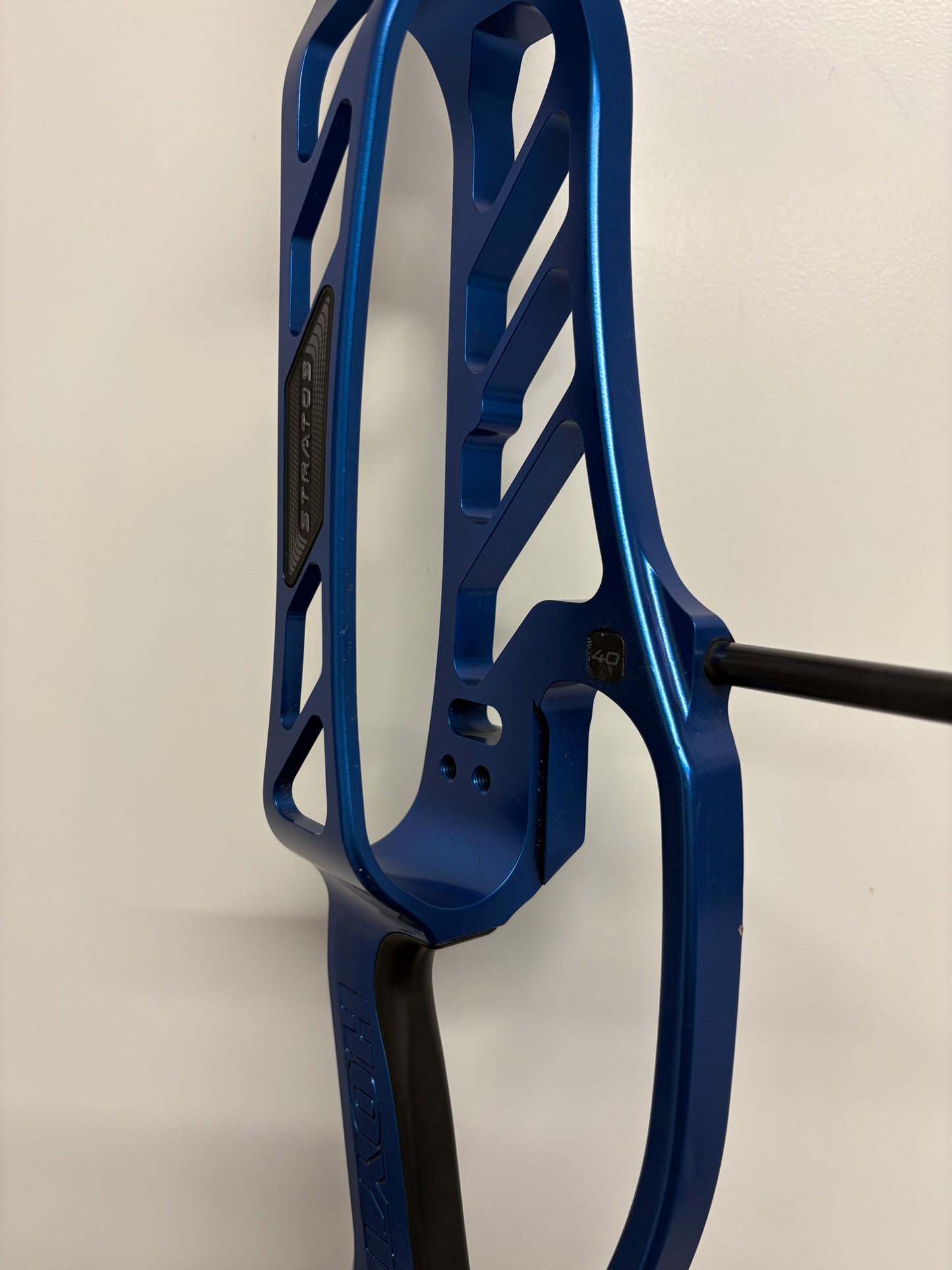 Hoyt Stratos Long Draw Compound Bow RH Cosmo Blue SVX-W #5 53-63 lbs - Used