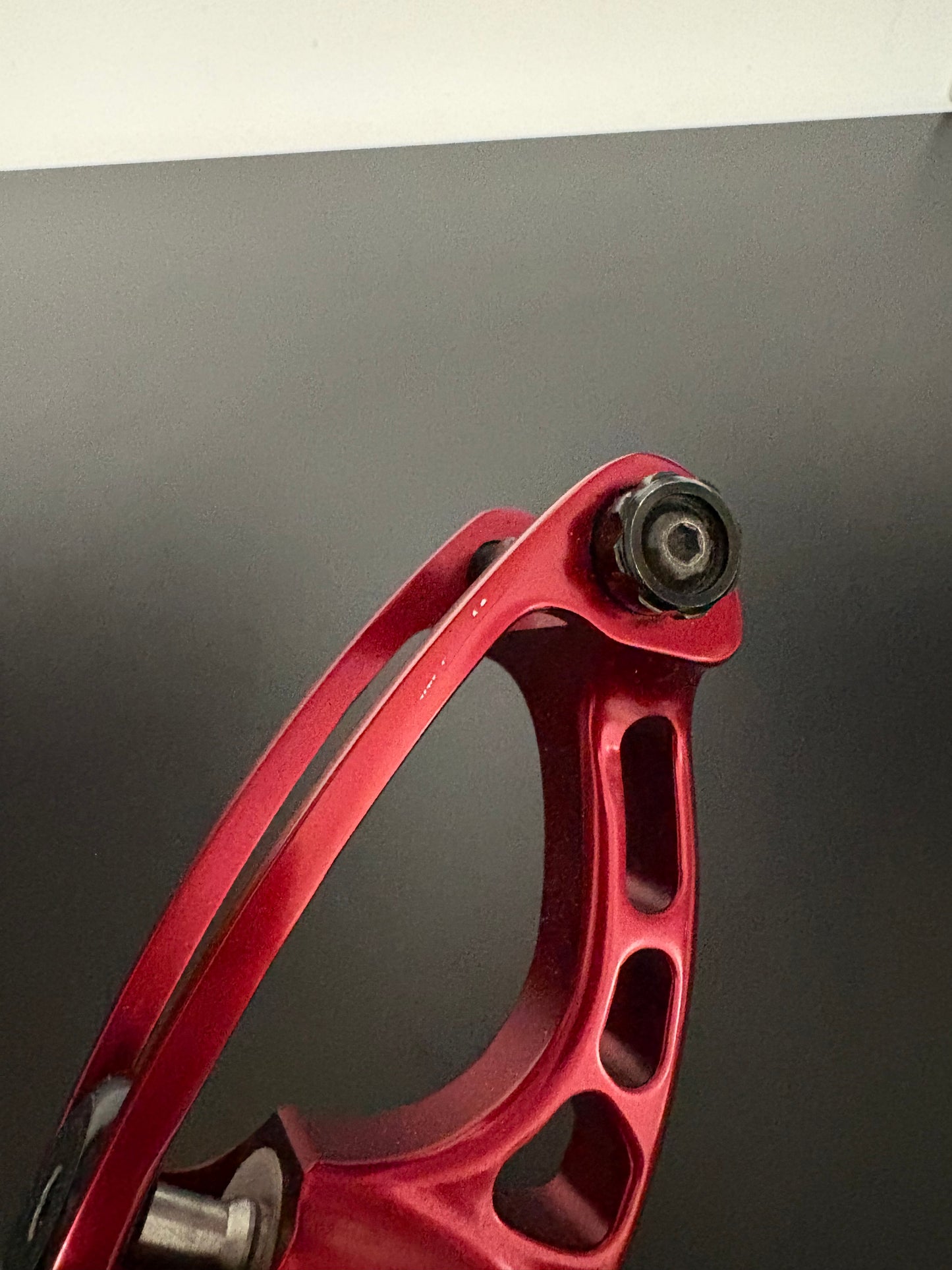 Hoyt Riser Prodigy Formula RH Red 25'' - Used
