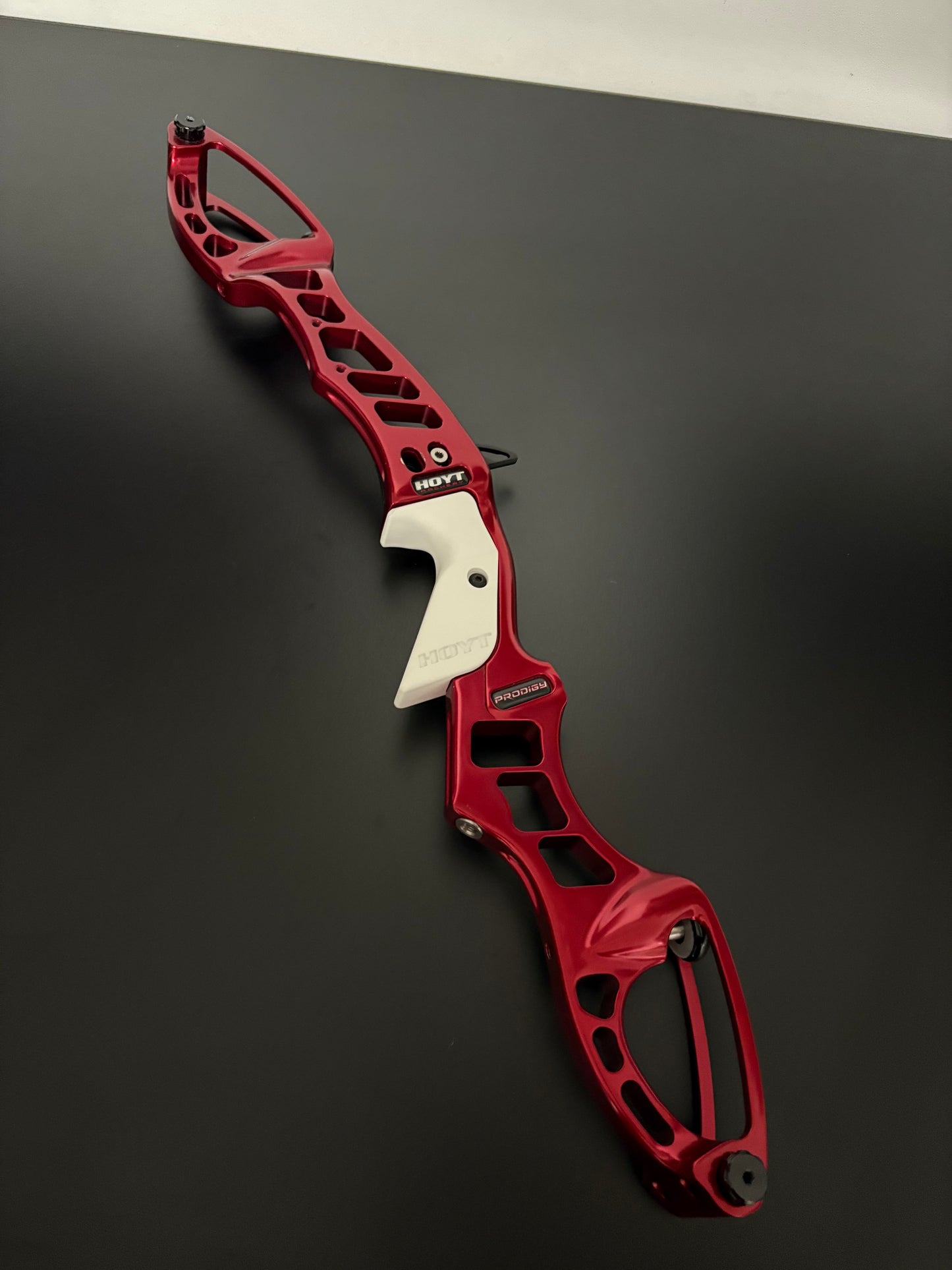 Hoyt Riser Prodigy Formula RH Red 25'' - Used