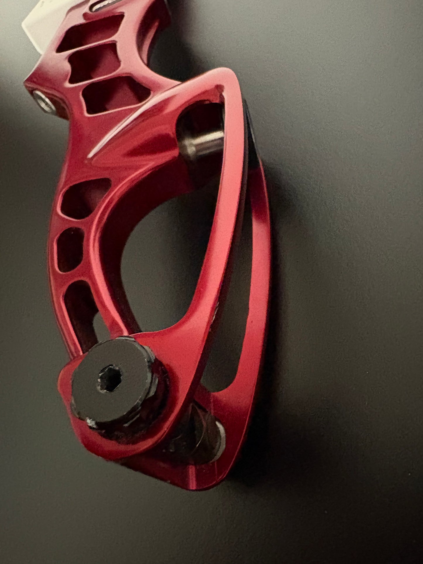 Hoyt Riser Prodigy Formula RH Red 25'' - Used