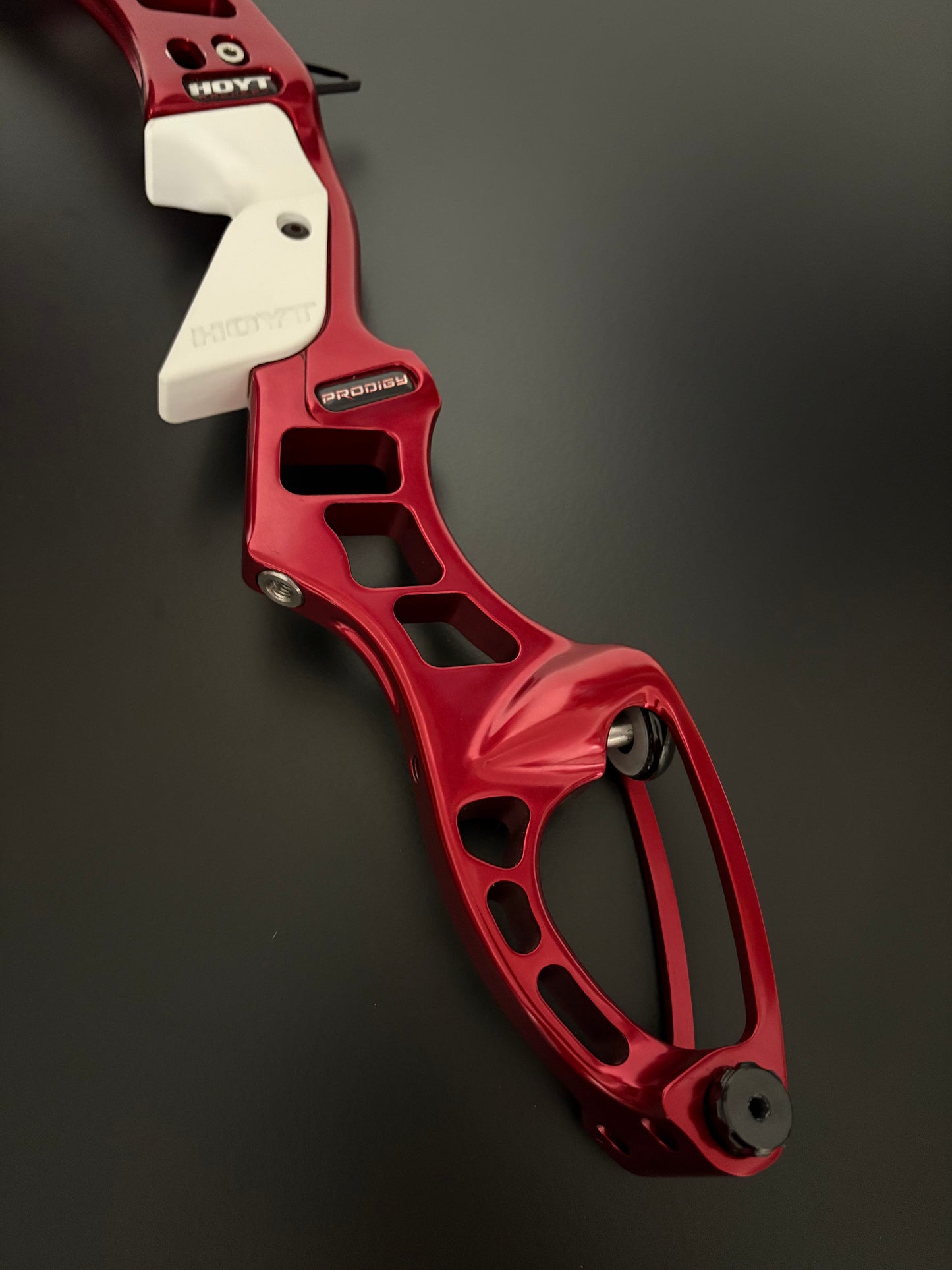 Hoyt Riser Prodigy Formula RH Red 25'' - Used