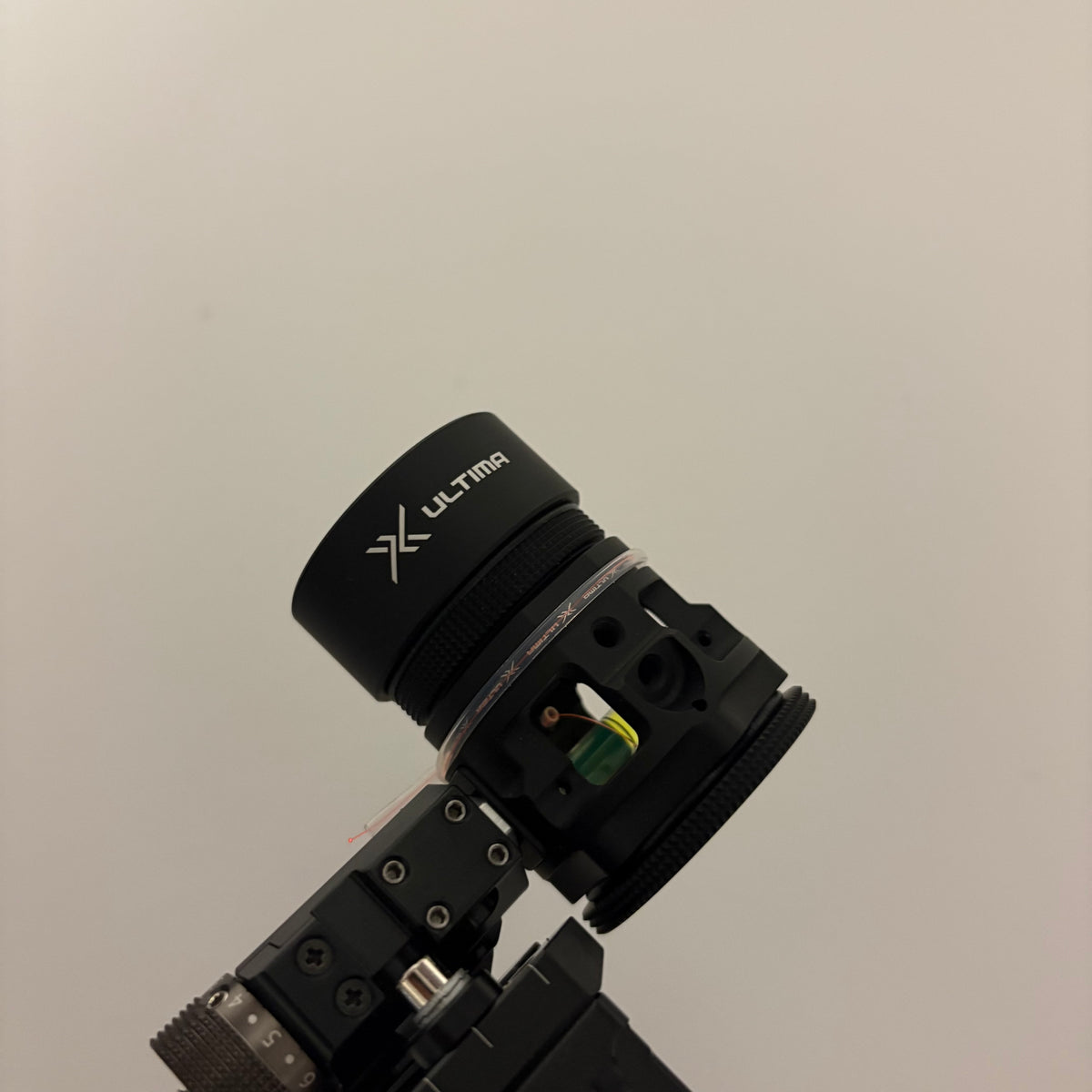 Shibuya Ultima CP Pro Compound Sight LH Black 400-6 inch Incl. Okulus Scope - Show Model