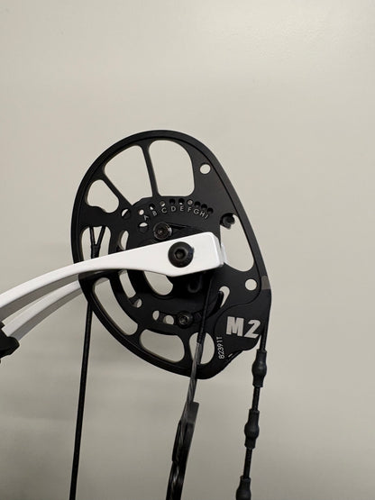 PSE Supra X 40 M2 Compound Bow RH Black 50-60 lbs - NEW (kopie)