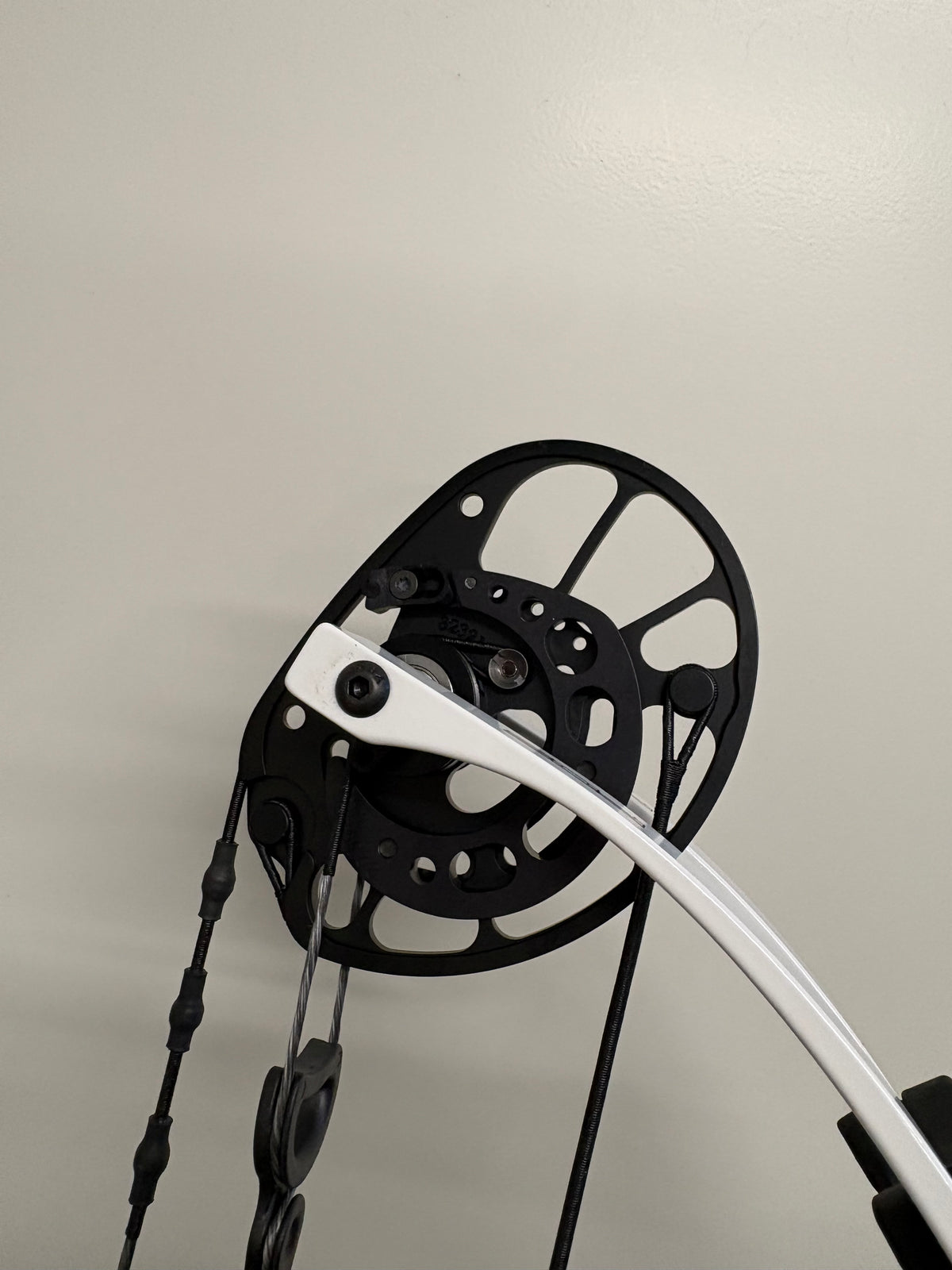 PSE Supra X 40 M2 Compound Bow RH Black 50-60 lbs - NEW (kopie)