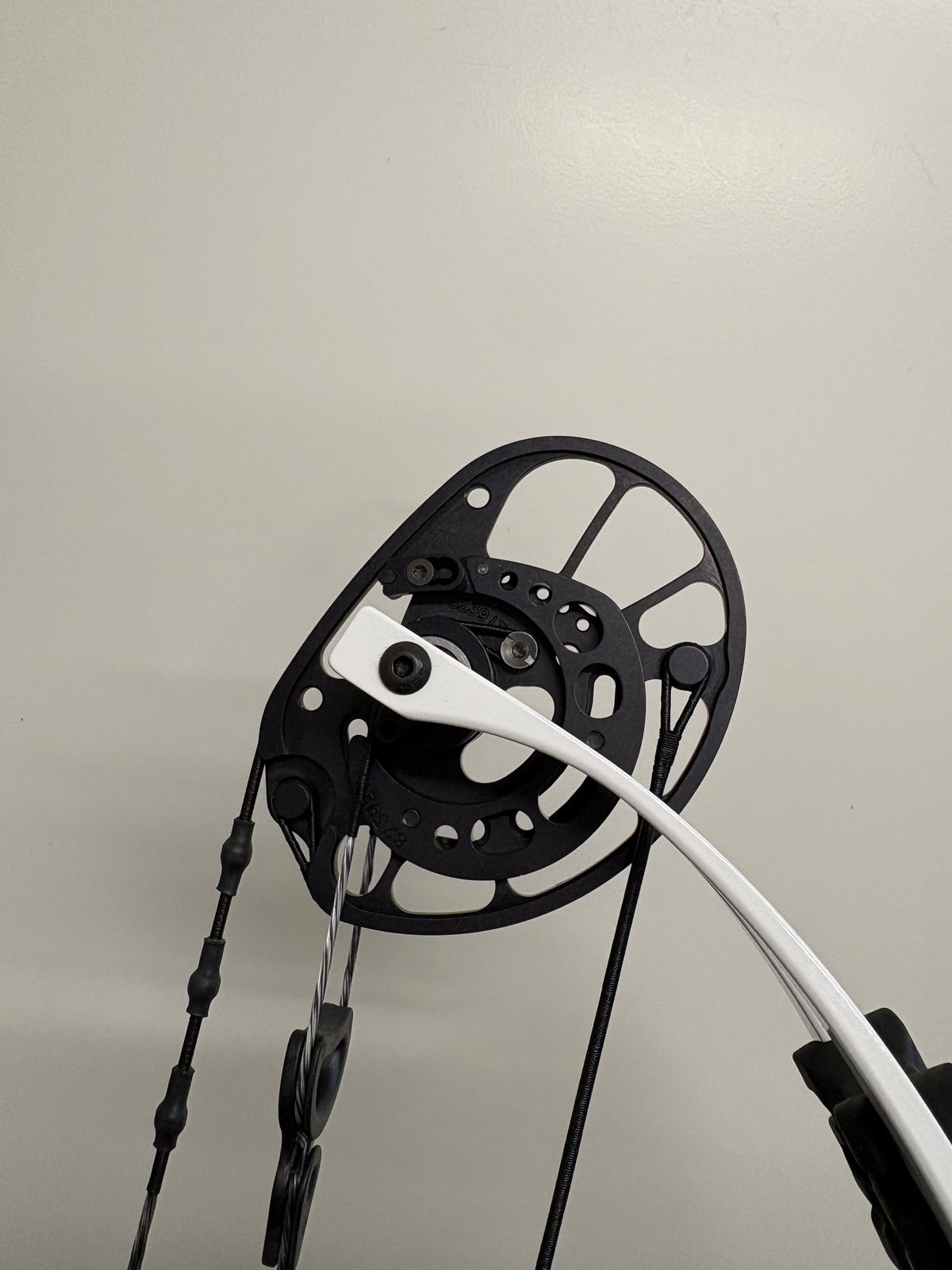 PSE Supra X 40 M2 Compound Bow RH Black Cherry 50-60 lbs - NEW
