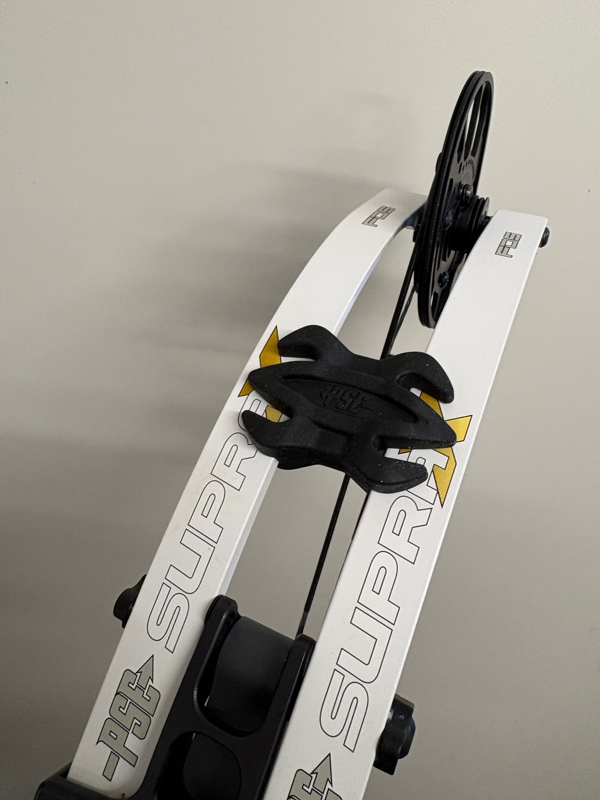 PSE Supra X 40 M2 Compound Bow RH Charcoal 50-60 lbs - NEW