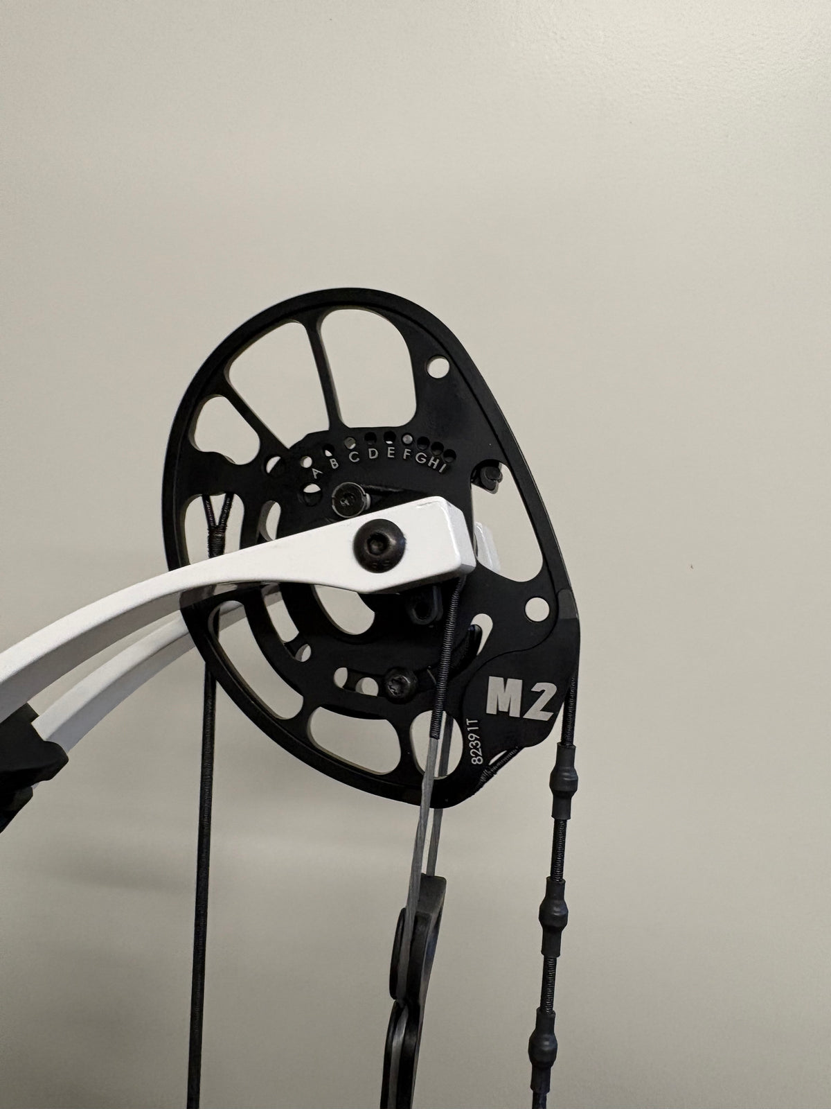 PSE Supra X 40 M2 Compound Bow RH Purple 50-60 lbs - NEW