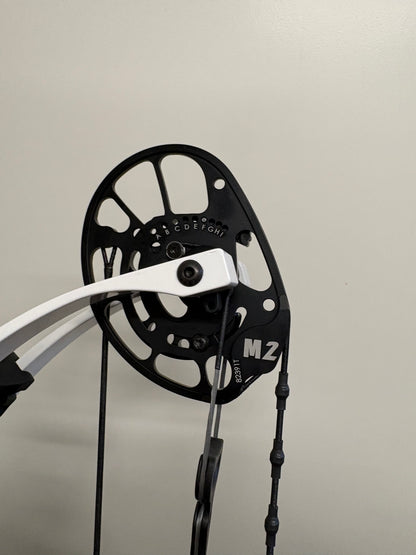 PSE Supra X 40 M2 Compound Bow RH Purple 50-60 lbs - NEW