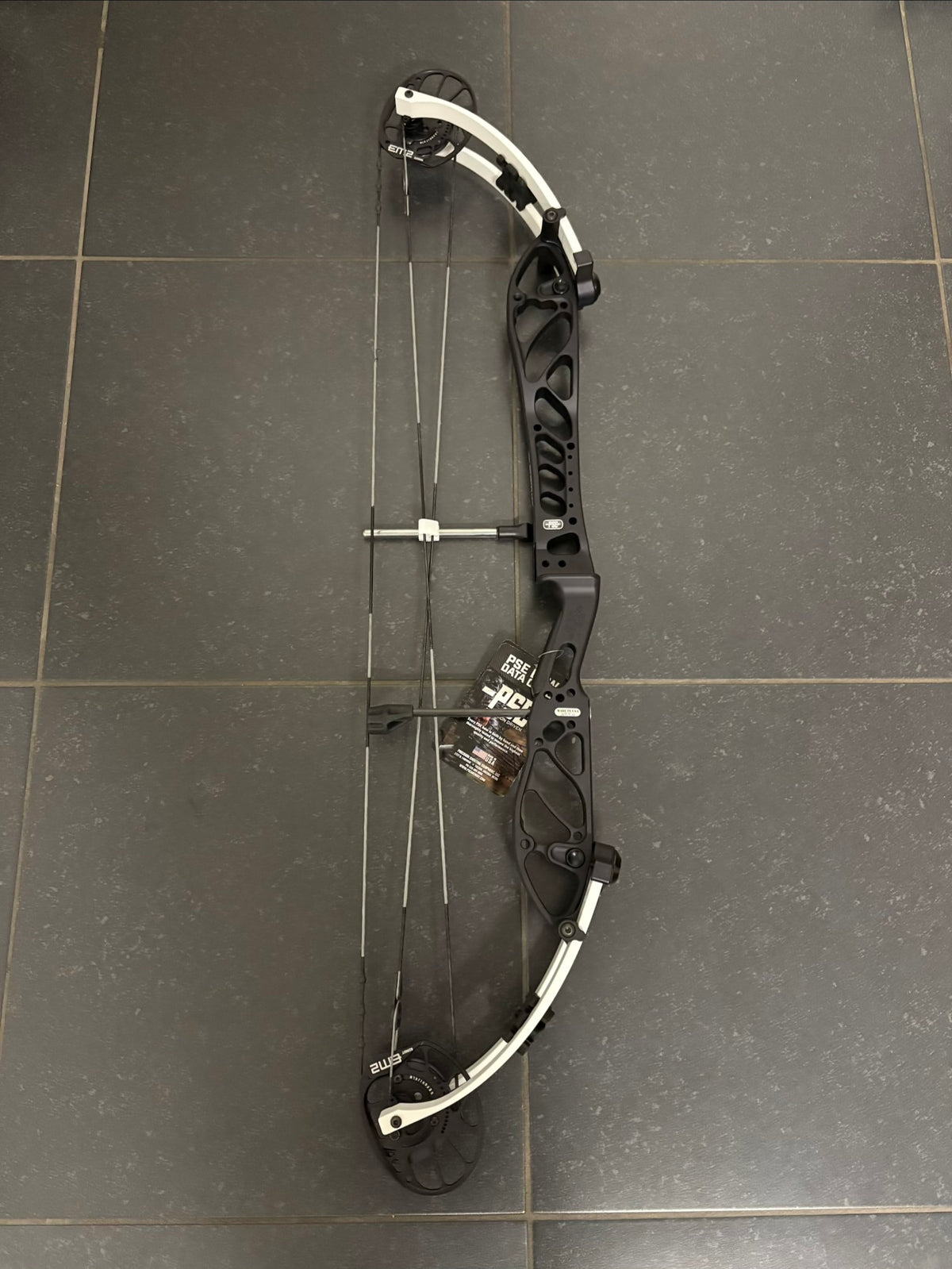 PSE Supra X 37 EM2 Compound Bow LH Black 50-60 lbs - NEW