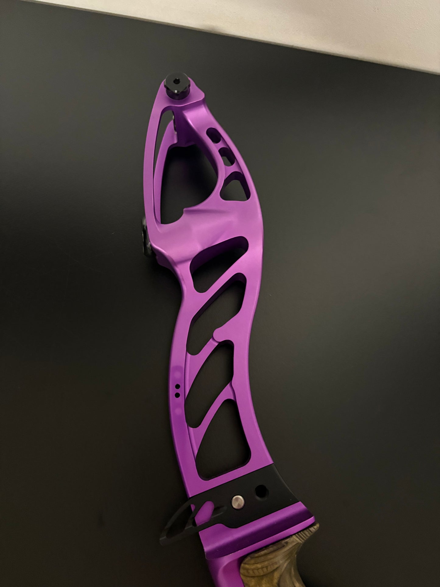 Hoyt Riser Faktor Formula RH Purple 25'' - Used