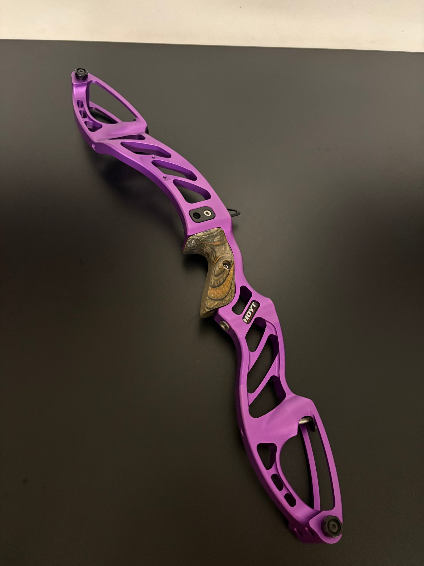 Hoyt Riser Faktor Formula RH Purple 25'' - Used