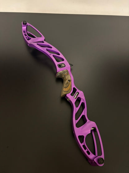 Hoyt Riser Faktor Formula RH Purple 25'' - Used