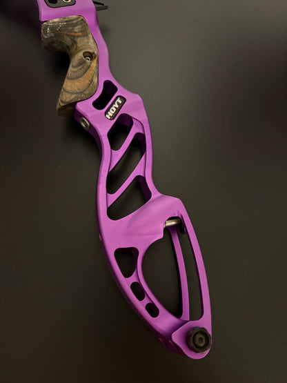 Hoyt Riser Faktor Formula RH Purple 25'' - Used
