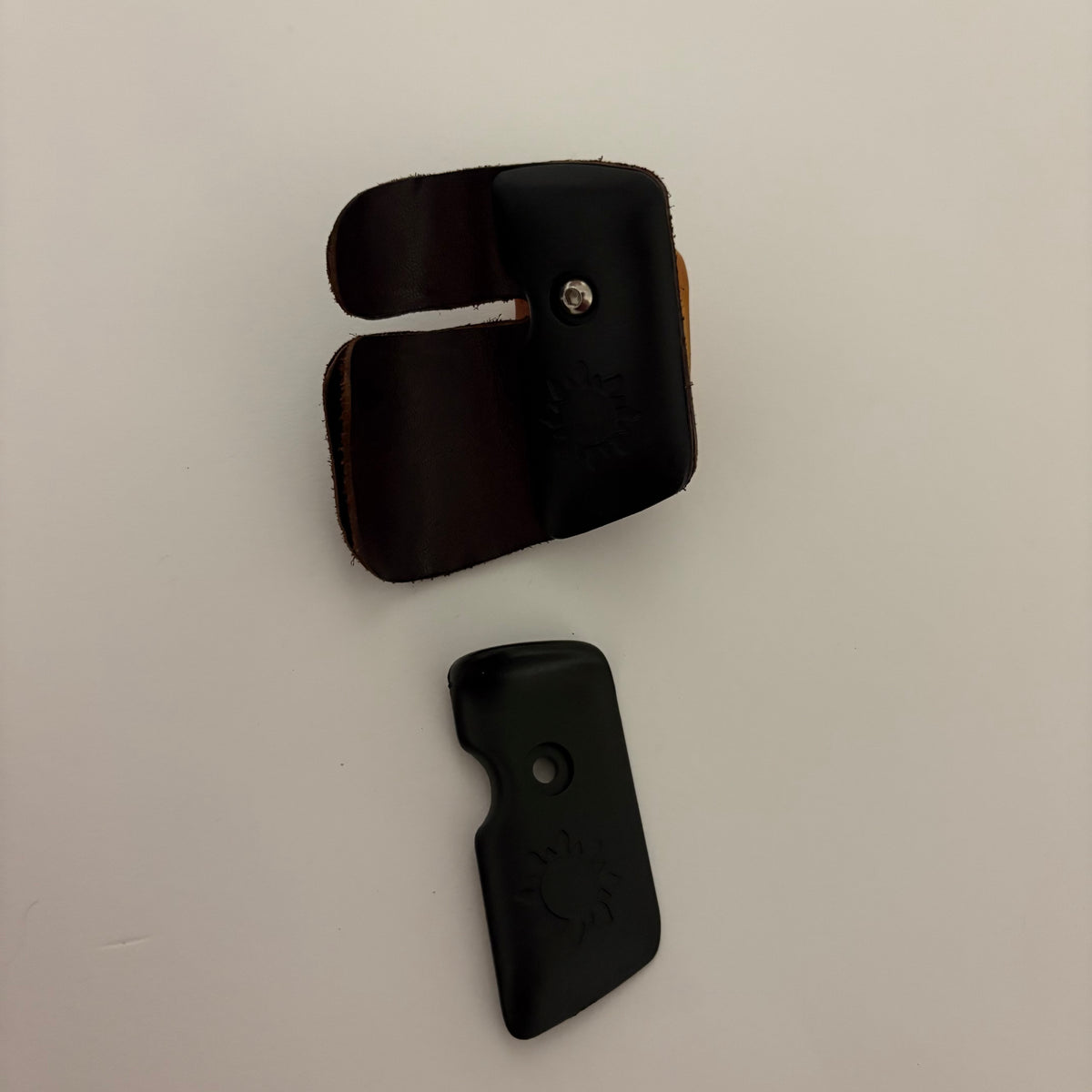 Fairweather Recurve Finger Tab RH Large - Used (#OR76)