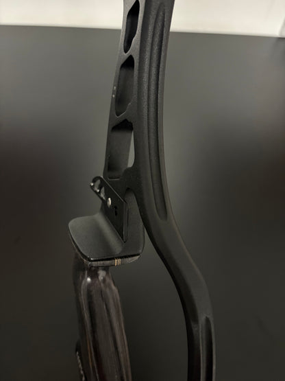 Hoyt Riser Prodigy XT Formula RH Black Out 25'' - Used