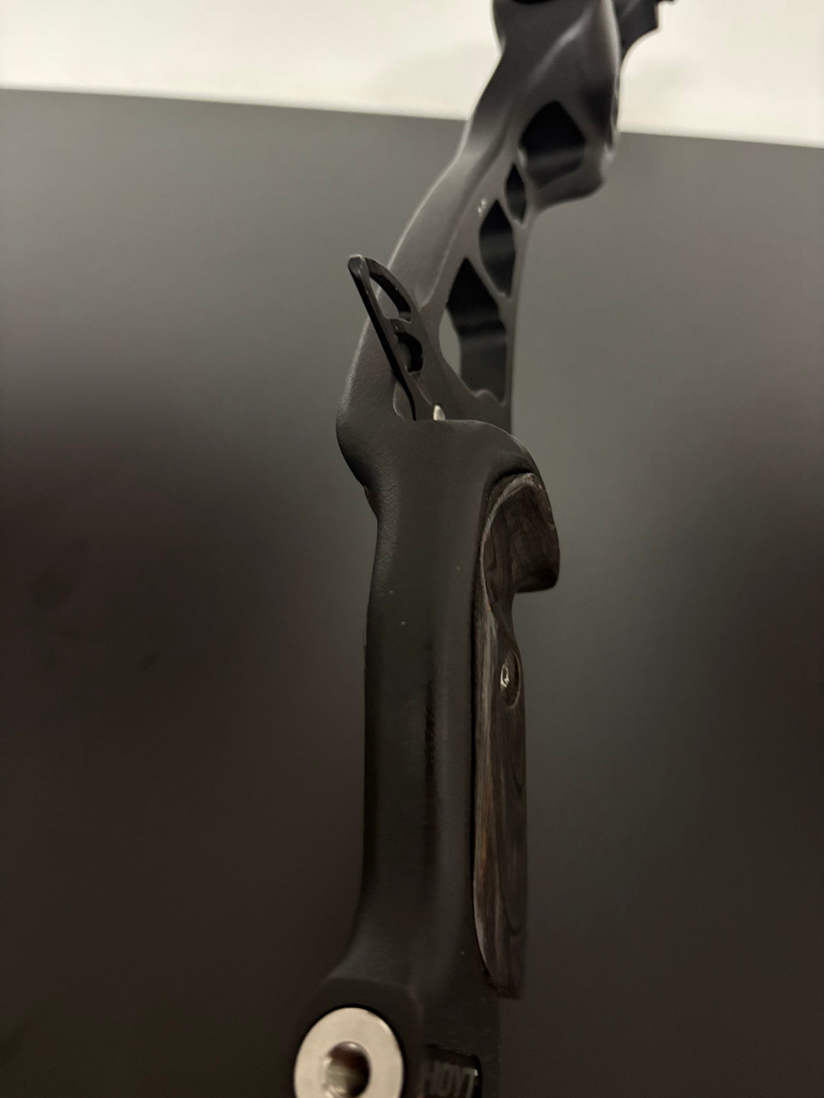 Hoyt Riser Prodigy XT Formula RH Black Out 25'' - Used