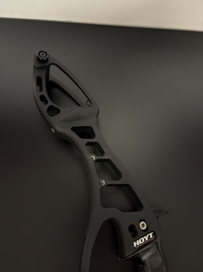 Hoyt Riser Prodigy XT Formula RH Black Out 25'' - Used
