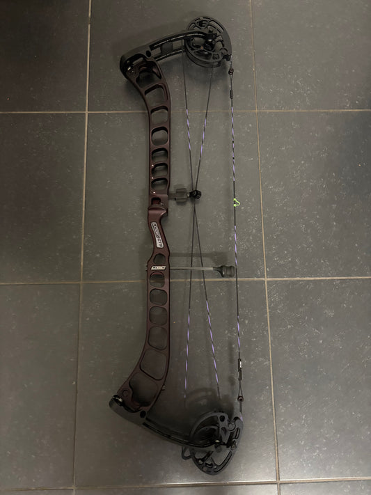 Prime Logic CT9 Compound Bow RH Malbec Satin Red 50-60 lbs - Used