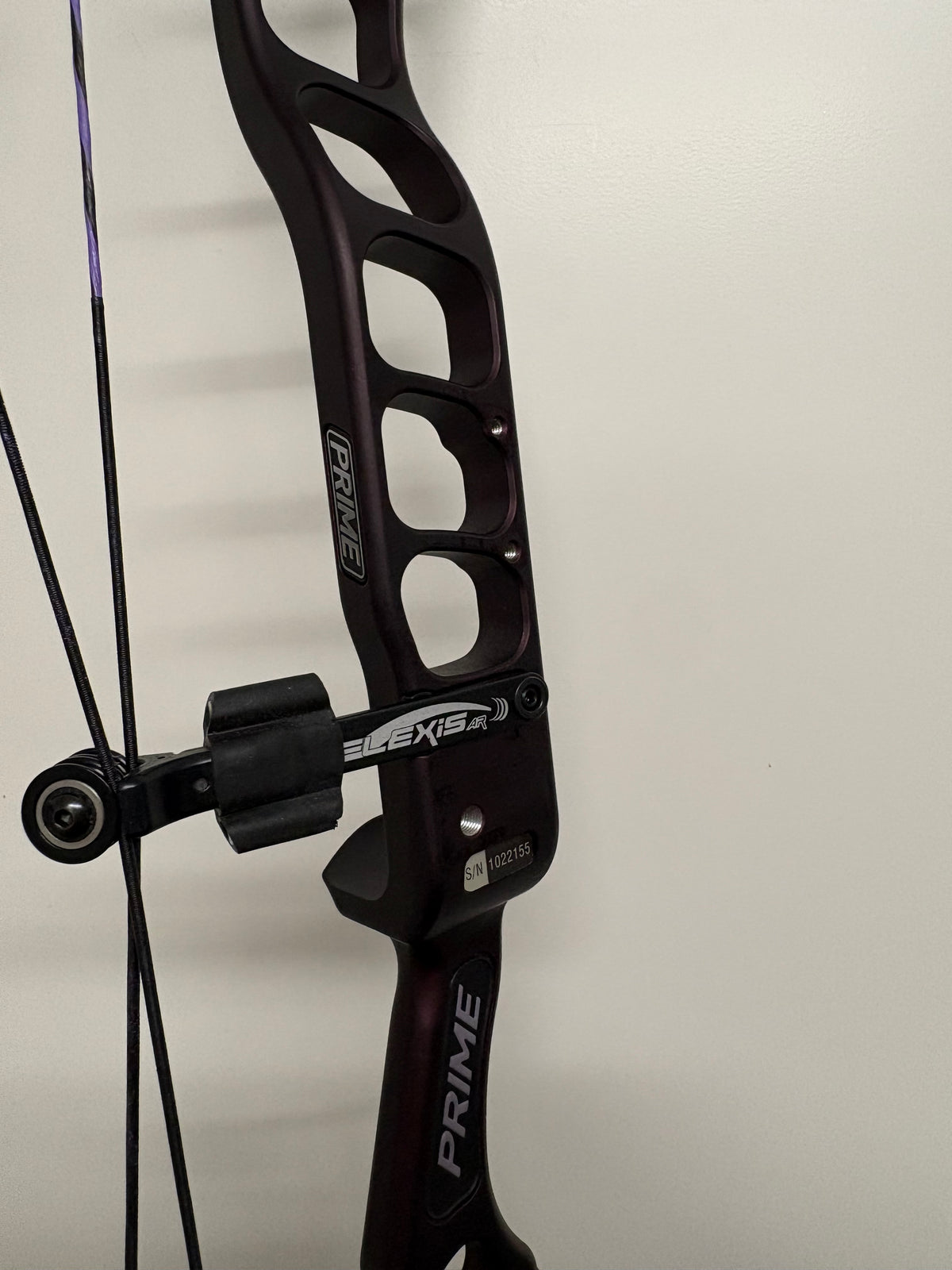 Prime Logic CT9 Compound Bow RH Malbec Satin Red 50-60 lbs - Used