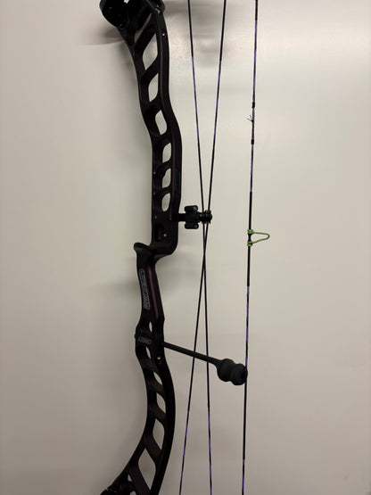 Prime Logic CT9 Compound Bow RH Malbec Satin Red 50-60 lbs - Used