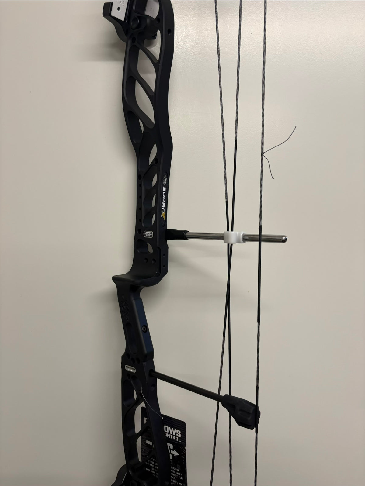 PSE Supra X 40 M2 Compound Bow RH Black 50-60 lbs - NEW (kopie)