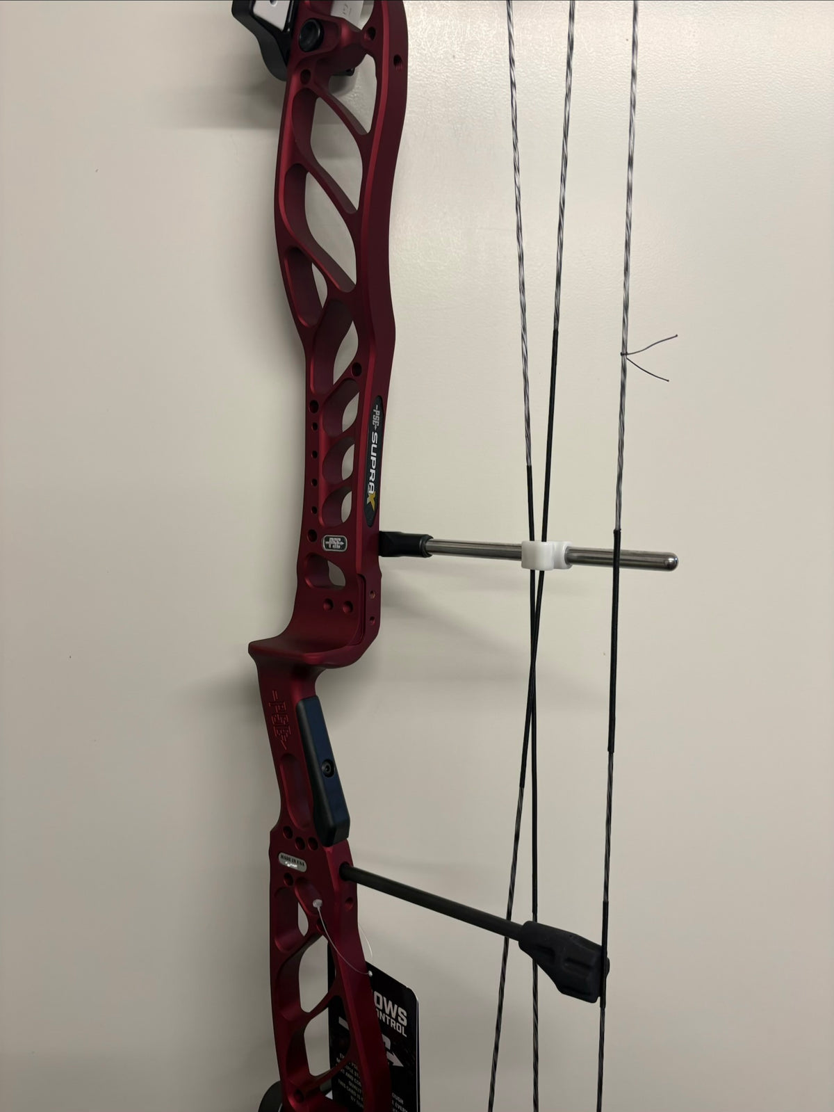 PSE Supra X 40 M2 Compound Bow RH Black Cherry 50-60 lbs - NEW