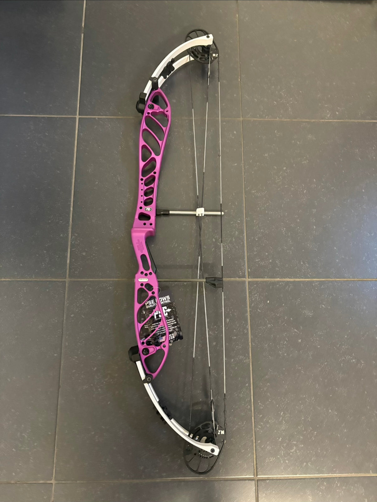PSE Supra X 40 M2 Compound Bow RH Purple 50-60 lbs - NEW