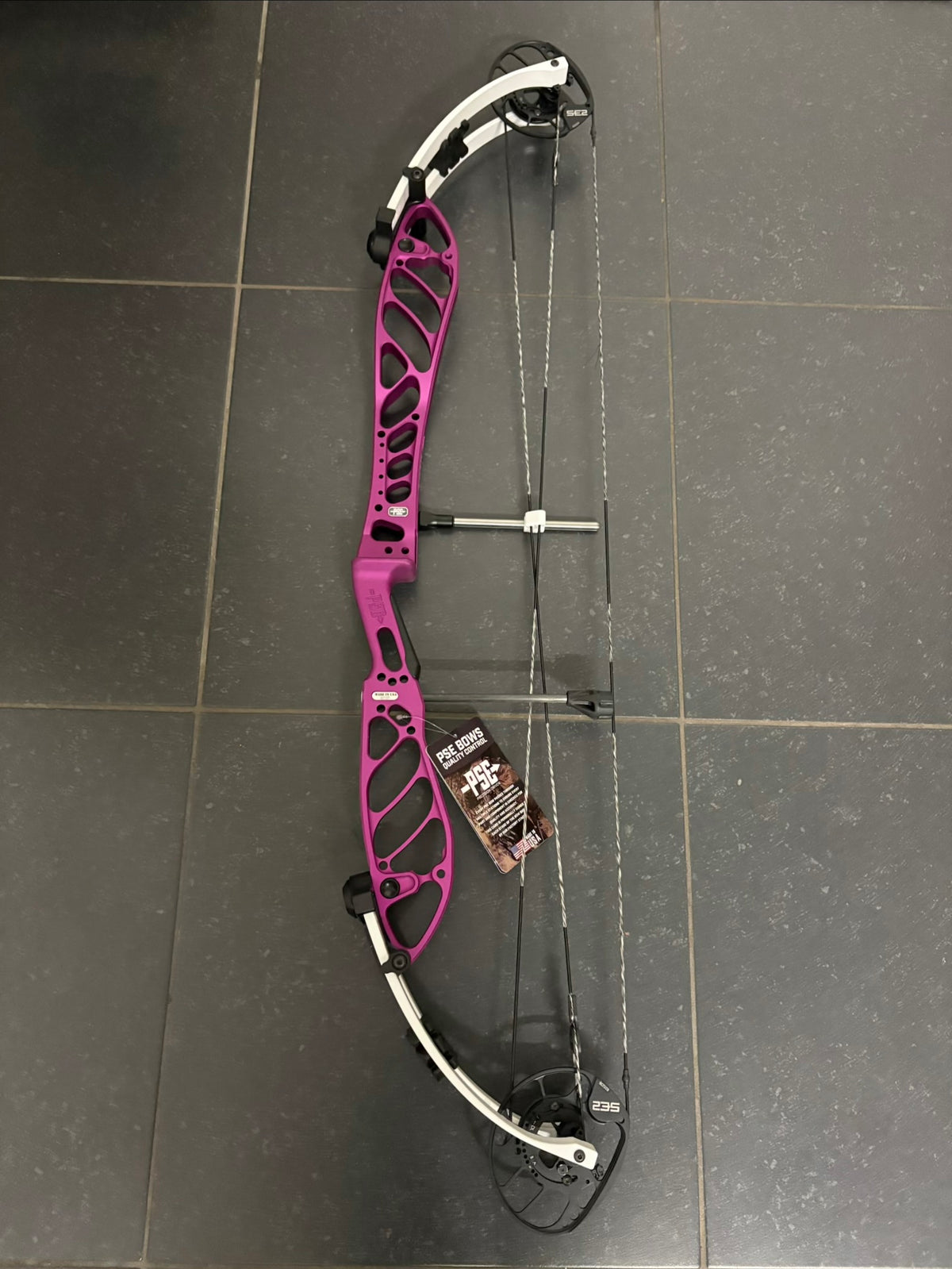 PSE Supra X 40 SE2 Compound Bow RH Purple 40-50 lbs - NEW