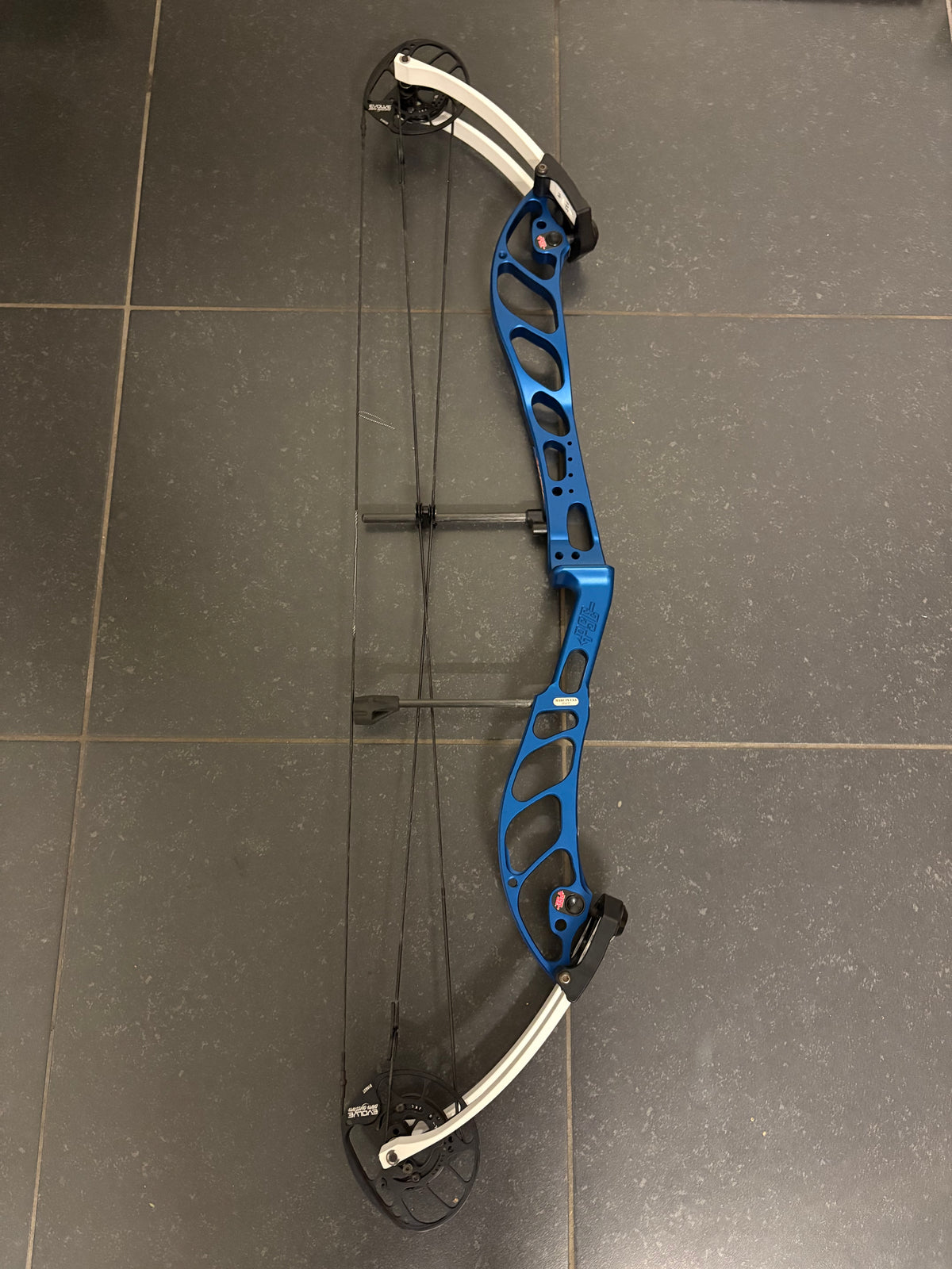 PSE Supra RTX 40 SE Compound Bow LH Navy Blue 50-60 lbs - Used
