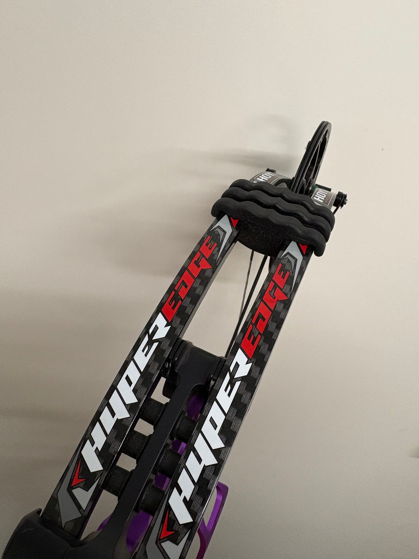 Hoyt HyperEdge Compound Bow RH Purple DFX #3 50-60 lbs - Used