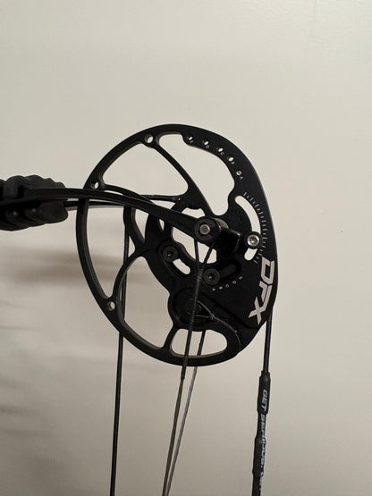Hoyt HyperEdge Compound Bow RH Purple DFX #3 50-60 lbs - Used