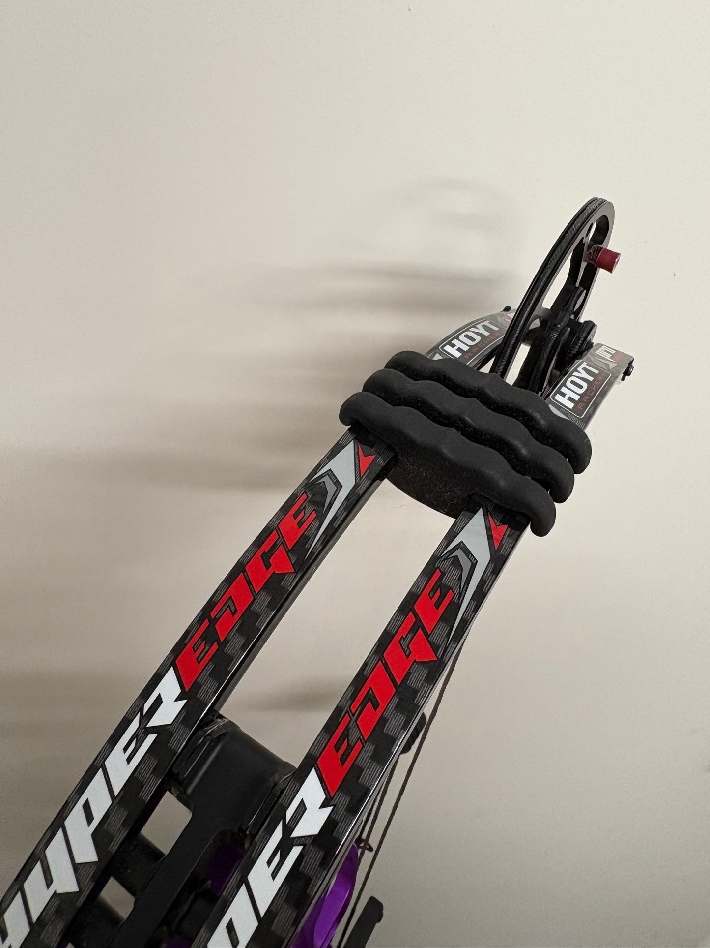 Hoyt HyperEdge Compound Bow RH Purple DFX #3 50-60 lbs - Used