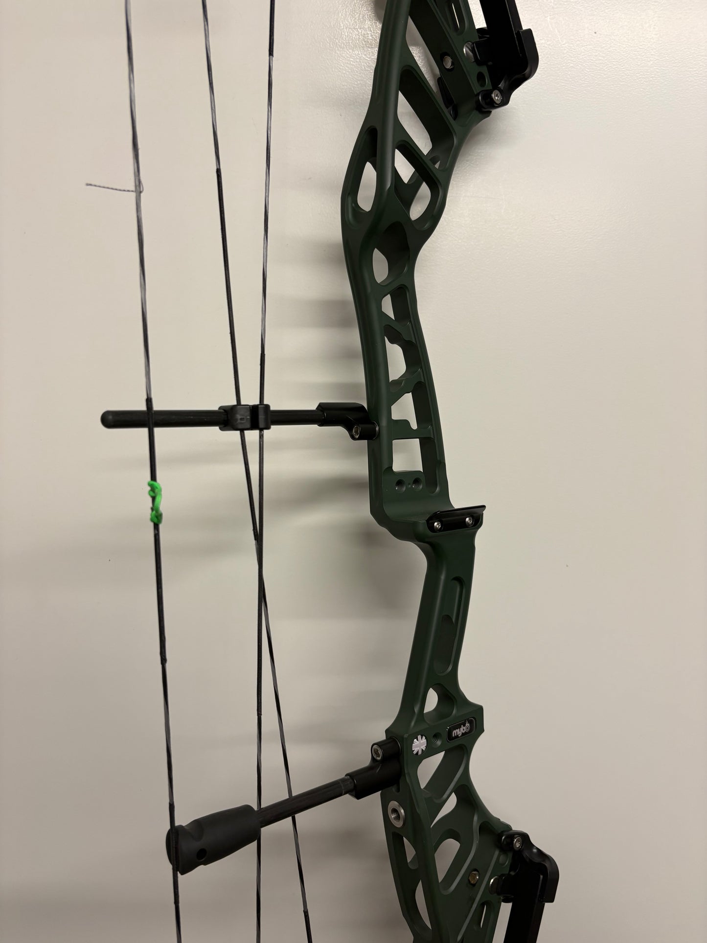 Mybo Revolution 37 Compound Bow LH Forest Green 50-60 R-cam - Used