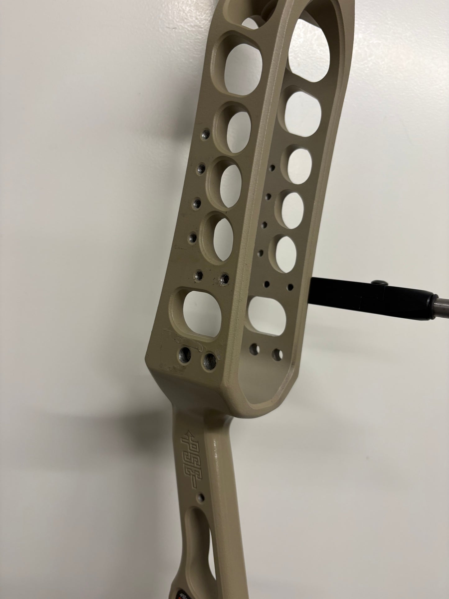 PSE Dominator Duo 40 SE2 Compound Bow RH/LH Tan 50-60 lbs - Used