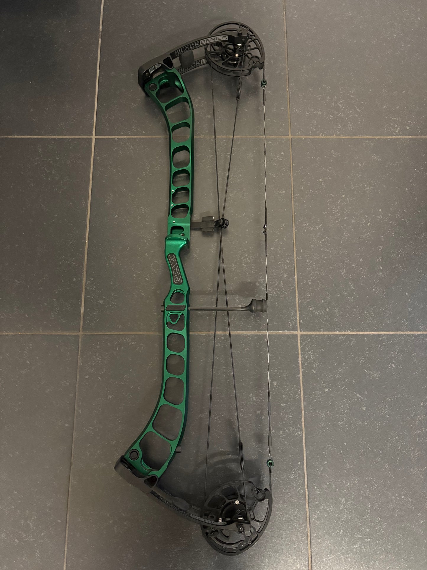Prime Black 9 Compound Bow RH Green 50-60 lbs - Used