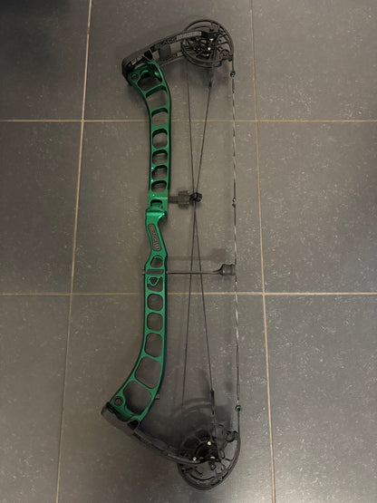 Prime Black 9 Compound Bow RH Green 50-60 lbs - Used