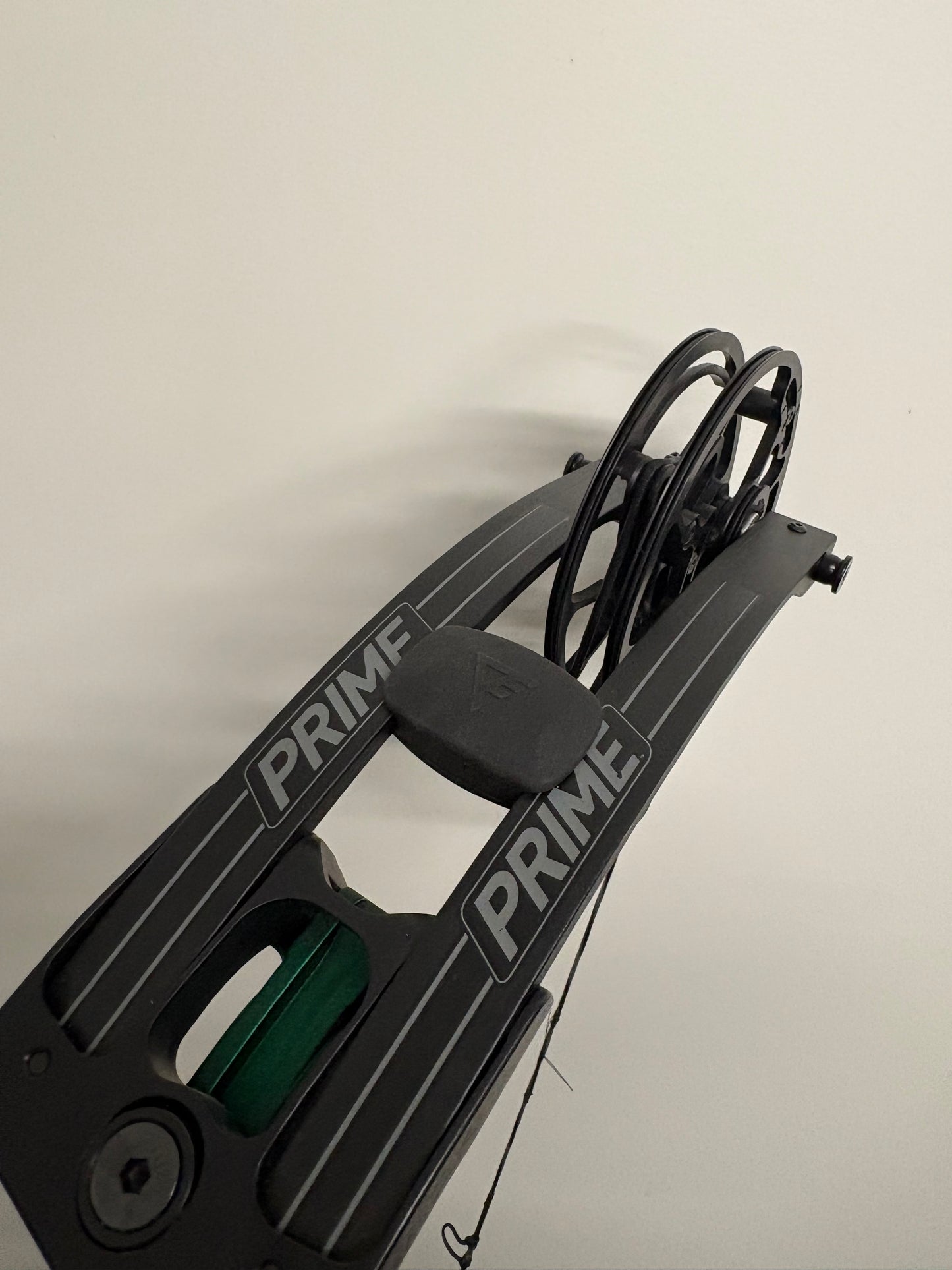 Prime Black 9 Compound Bow RH Green 50-60 lbs - Used
