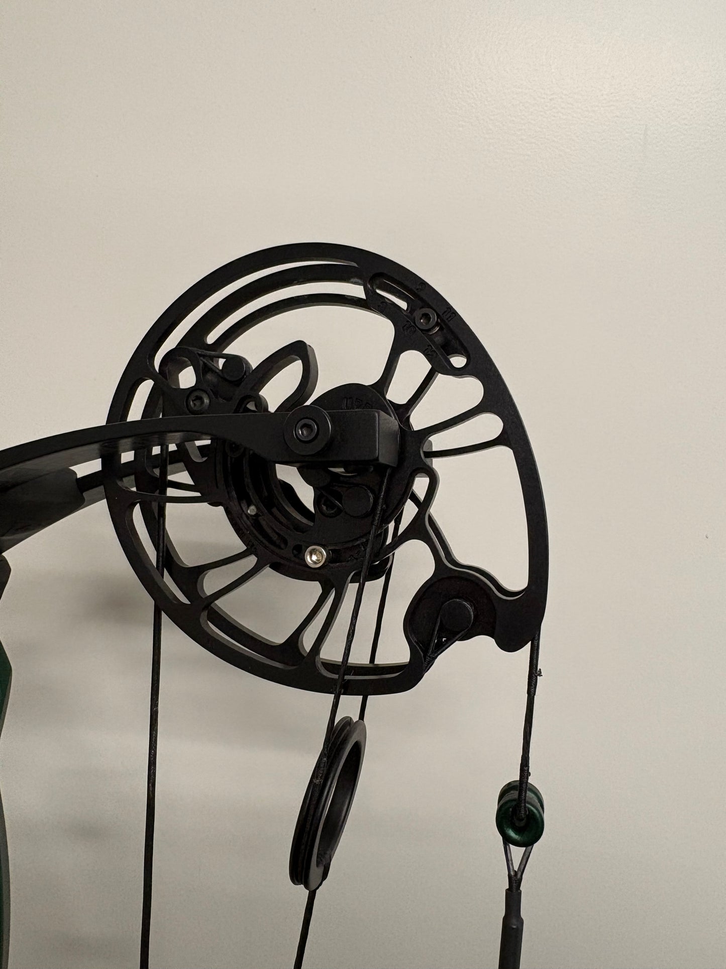 Prime Black 9 Compound Bow RH Green 50-60 lbs - Used