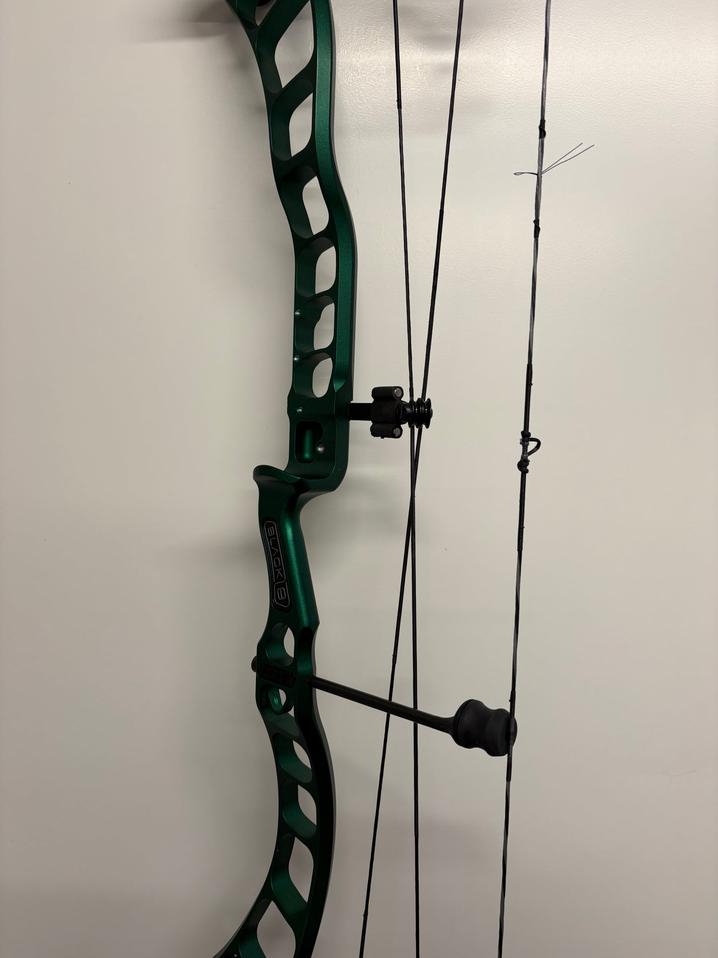 Prime Black 9 Compound Bow RH Green 50-60 lbs - Used