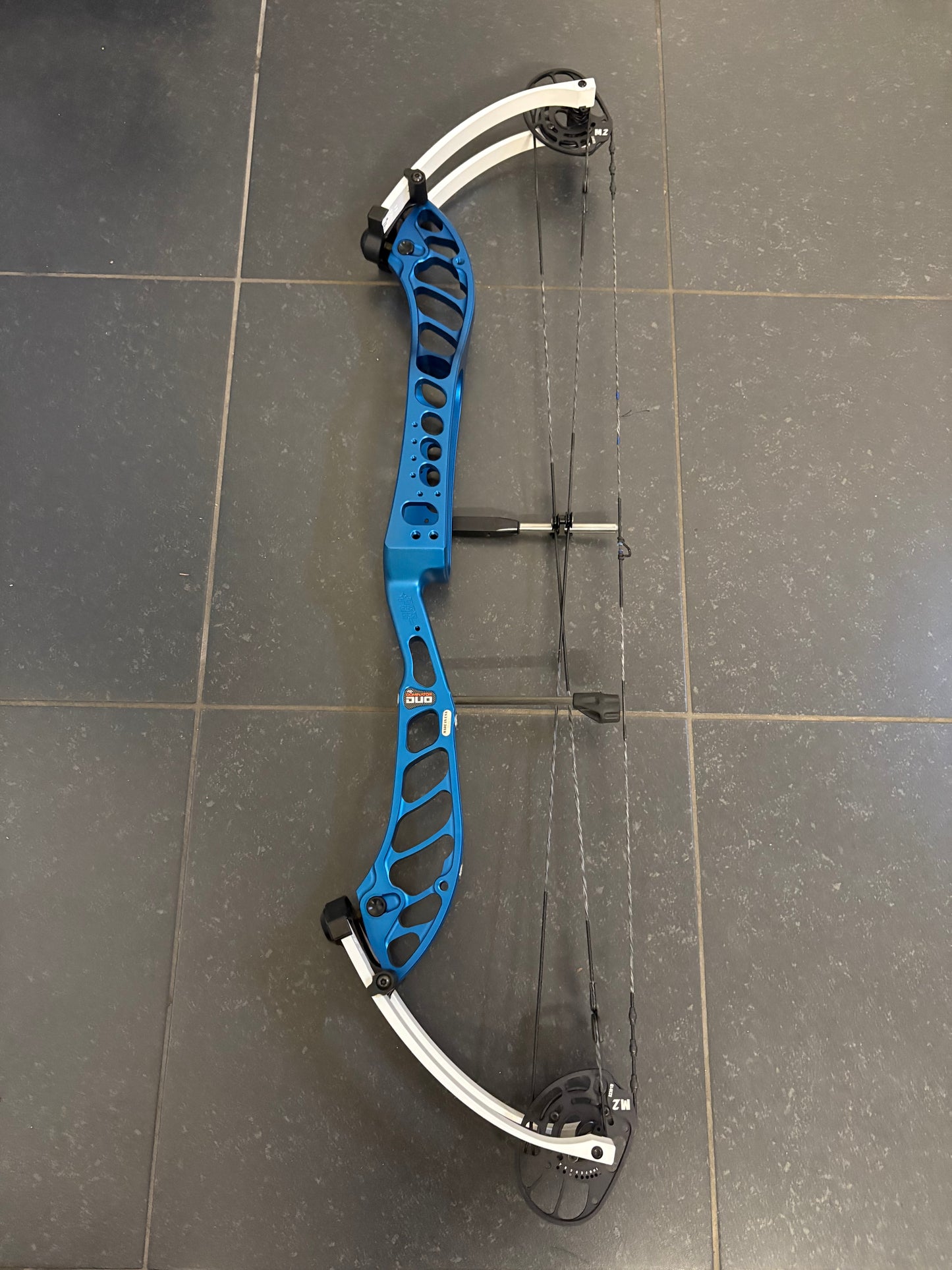 PSE Dominator Duo 38 M2 Compound Bow RH/LH Blue 50-60 lbs - Used