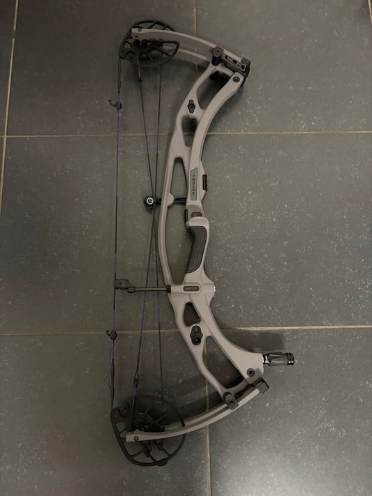 Hoyt Carbon RX9 Ultra Compound Bow LH Tombstone 60-70 lbs - Show Model (1.1)