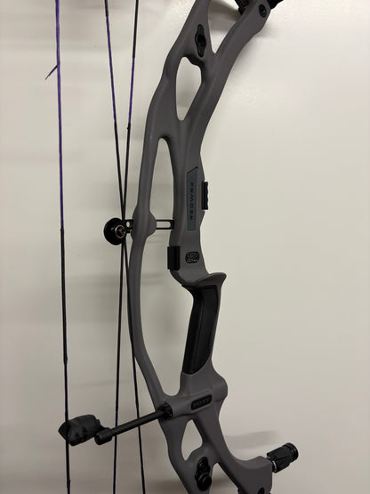 Hoyt Carbon RX9 Ultra Compound Bow LH Tombstone 60-70 lbs - Show Model (1.1)