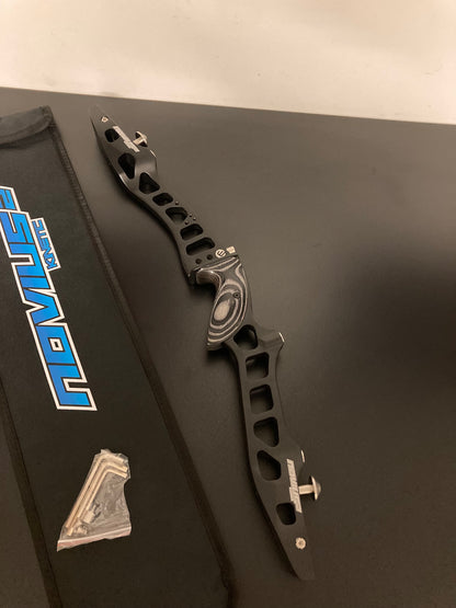 Kinetic Riser Novius 2 ILF LH Black 25'' - NEW
