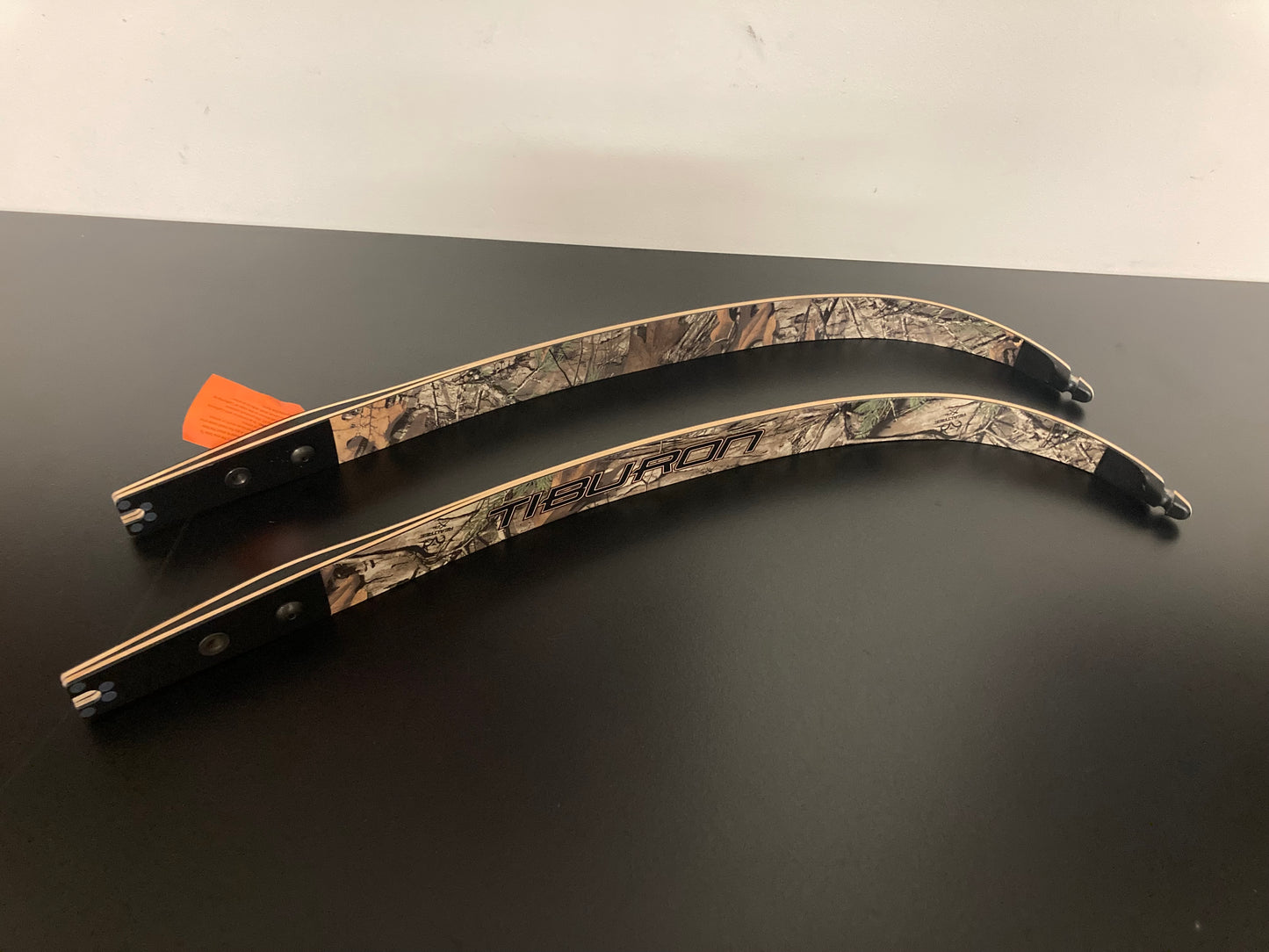 Hoyt Riser Tiburon RH Including Limbs - Used (1.1)