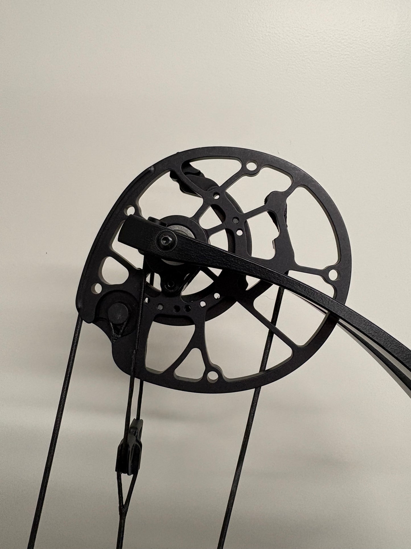 Hoyt Concept X 37 Compound Bow LH Blue on Black 50-60 lbs - Used