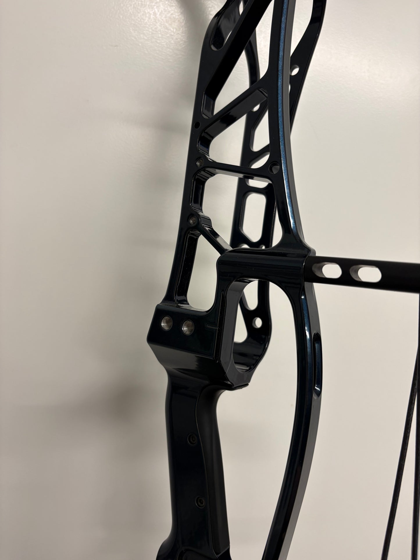 Hoyt Concept X 37 Compound Bow LH Blue on Black 50-60 lbs - Used